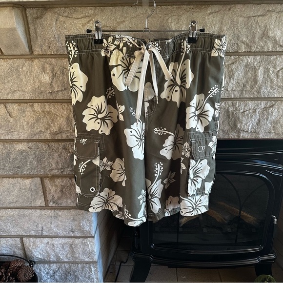 OP men’s swim trunks olive green cream floral with pockets size large - Picture 1 of 6
